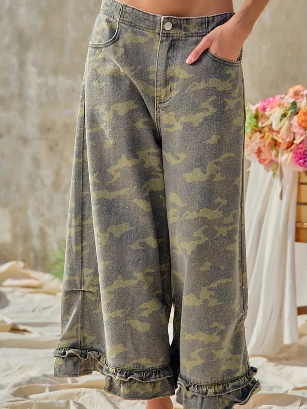 💕Arrives June! Bibi Cropped Camo Ruffle Hem Pants - Picture 1 of 10
